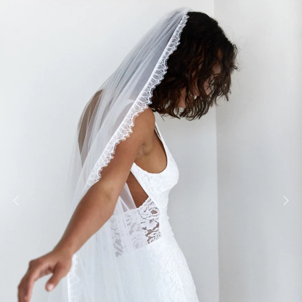 Used grace loves lace lumi veil.